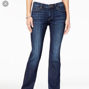 Lucky brand boot leg/flare jeans